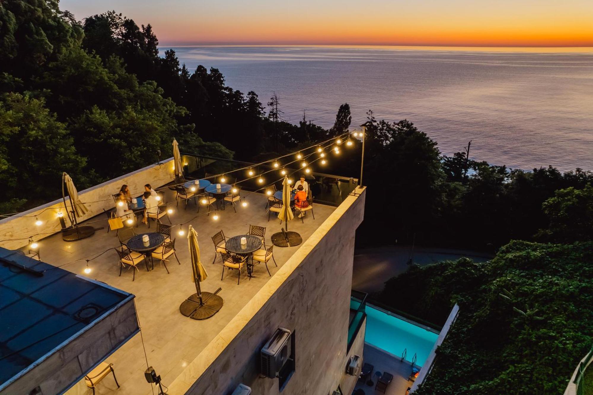 Capo Verde Hotel Batumi Exteriör bild