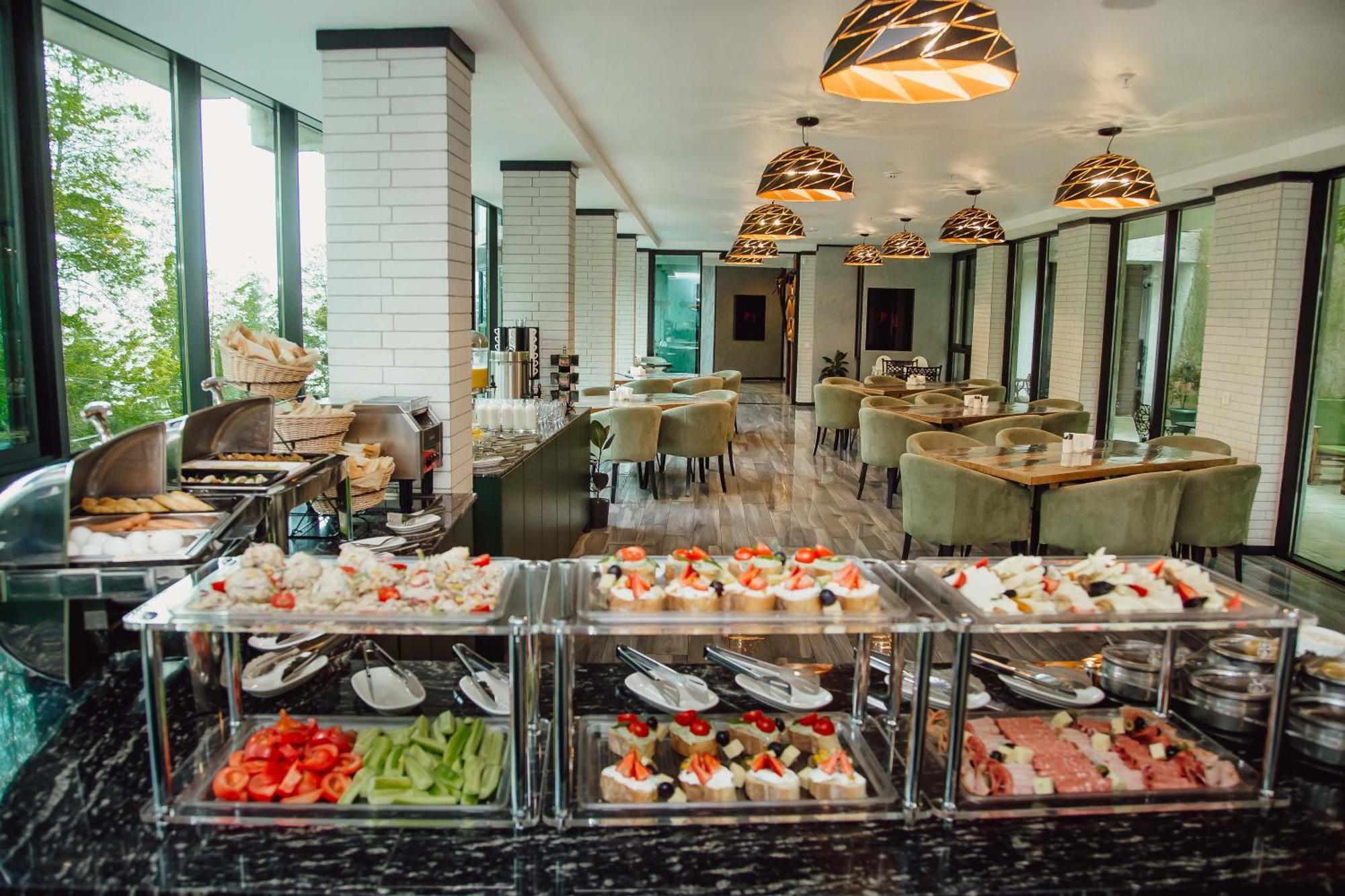 Capo Verde Hotel Batumi Exteriör bild